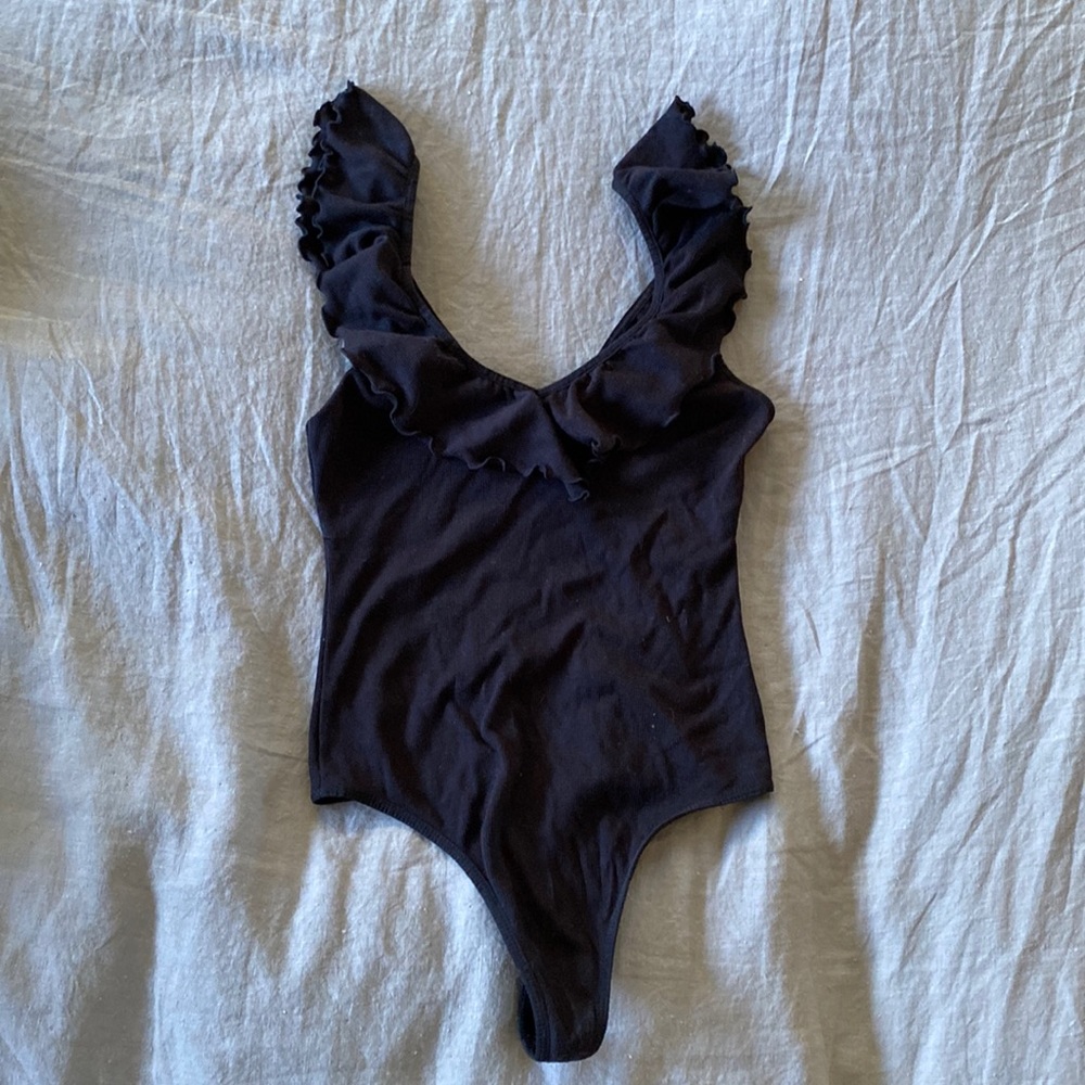 Wilfred for Aritzia ruffled bodysuit